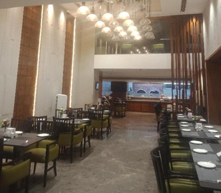 Blossom Rooms Hotel Vashishtha - Free Lunch Or Dinner- Free Breakfast Хайдарабад Экстерьер фото
