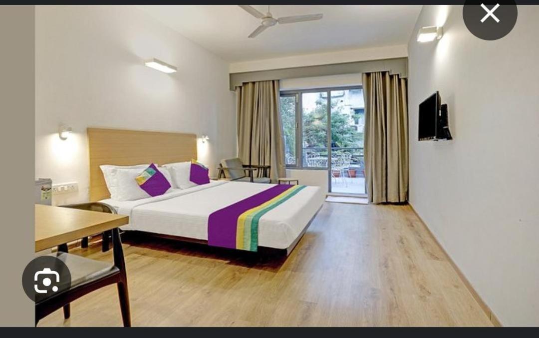Blossom Rooms Hotel Vashishtha - Free Lunch Or Dinner- Free Breakfast Хайдарабад Экстерьер фото
