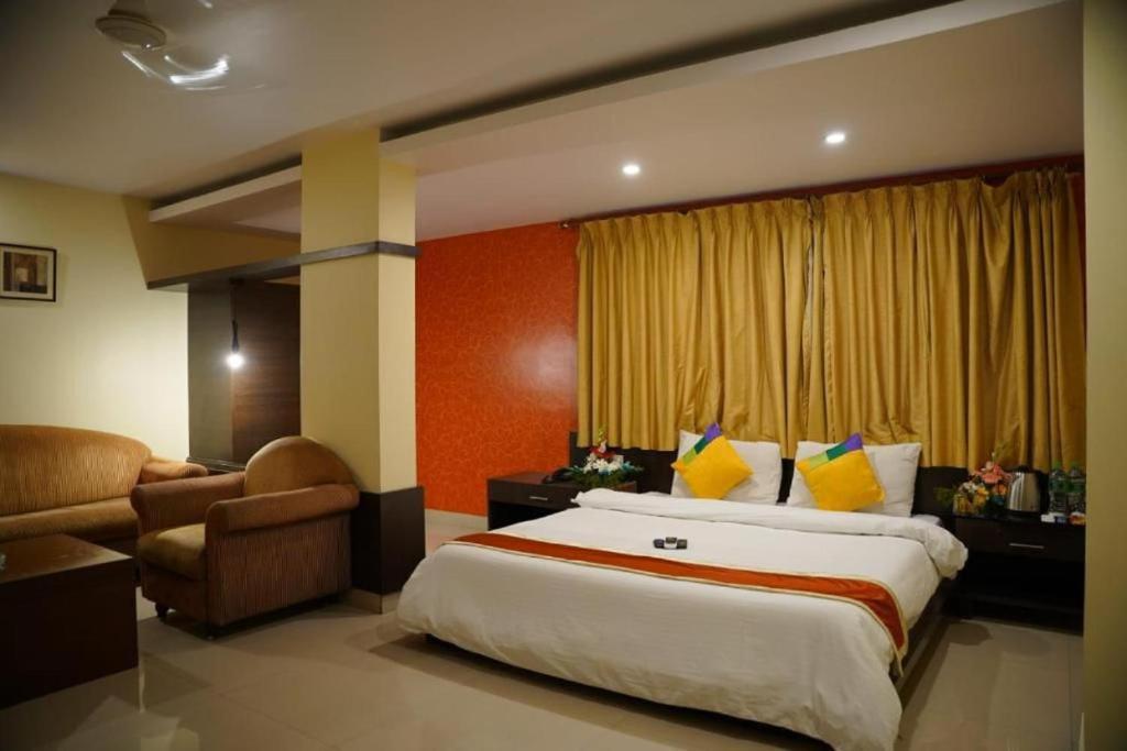 Blossom Rooms Hotel Vashishtha - Free Lunch Or Dinner- Free Breakfast Хайдарабад Экстерьер фото