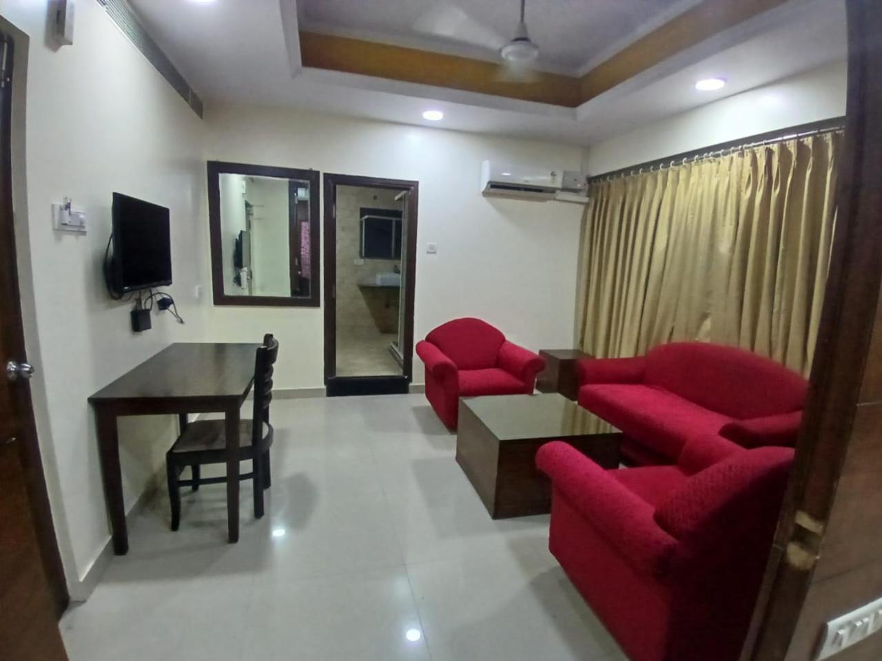Blossom Rooms Hotel Vashishtha - Free Lunch Or Dinner- Free Breakfast Хайдарабад Экстерьер фото