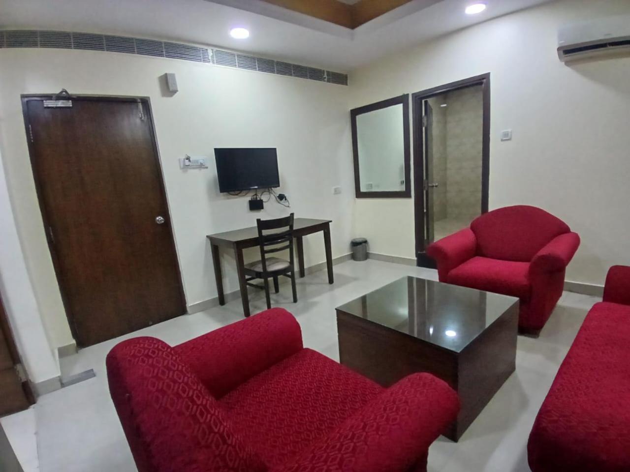 Blossom Rooms Hotel Vashishtha - Free Lunch Or Dinner- Free Breakfast Хайдарабад Экстерьер фото